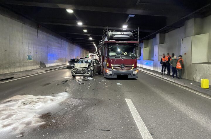 Im Tunnel Schweizerhalle kam es auf der A2 zu einem großen Auffahrunfall (BL) - LKW-News aktuell und informativ