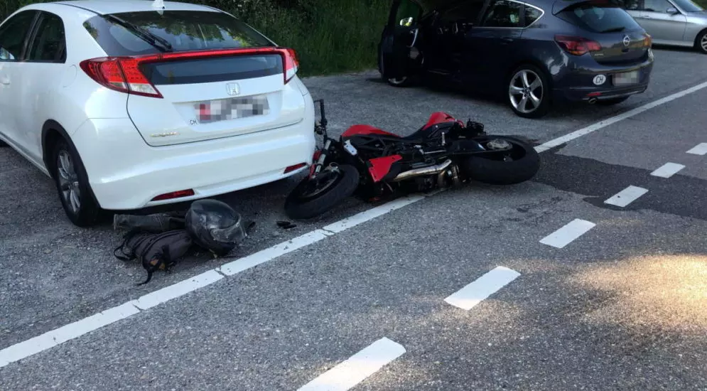 Andwil: Zusammenprall zwischen Auto und Motorrad - LKW-News aktuell und informativ