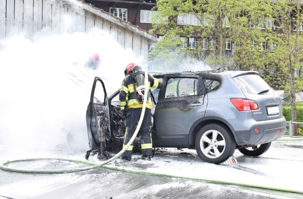 Herisau (AR): Totalschaden durch Fahrzeugbrand - LKW-News aktuell und informativ
