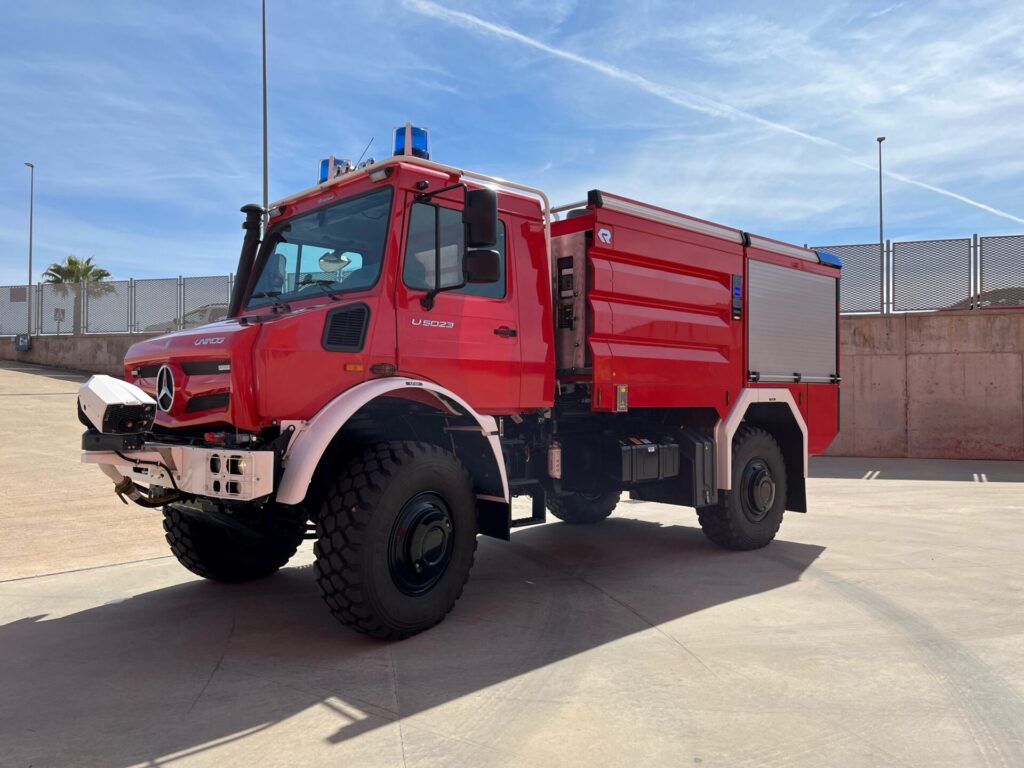Mercedes Benz Special Trucks stellt einen Unimog zur Waldbrandbekämpfung auf der RETTmobil aus. - LKW-News aktuell und informativ