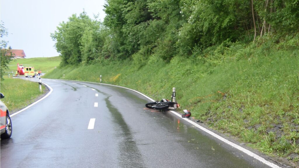 Selbstunfall mit Motorrad - LKW-News aktuell und informativ