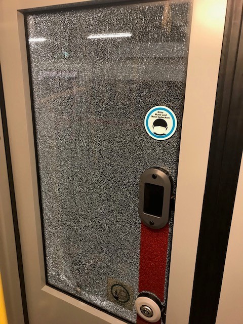 Wien: U-Bahntüren zerschossen – Zeugenaufruf - LKW-News aktuell und informativ