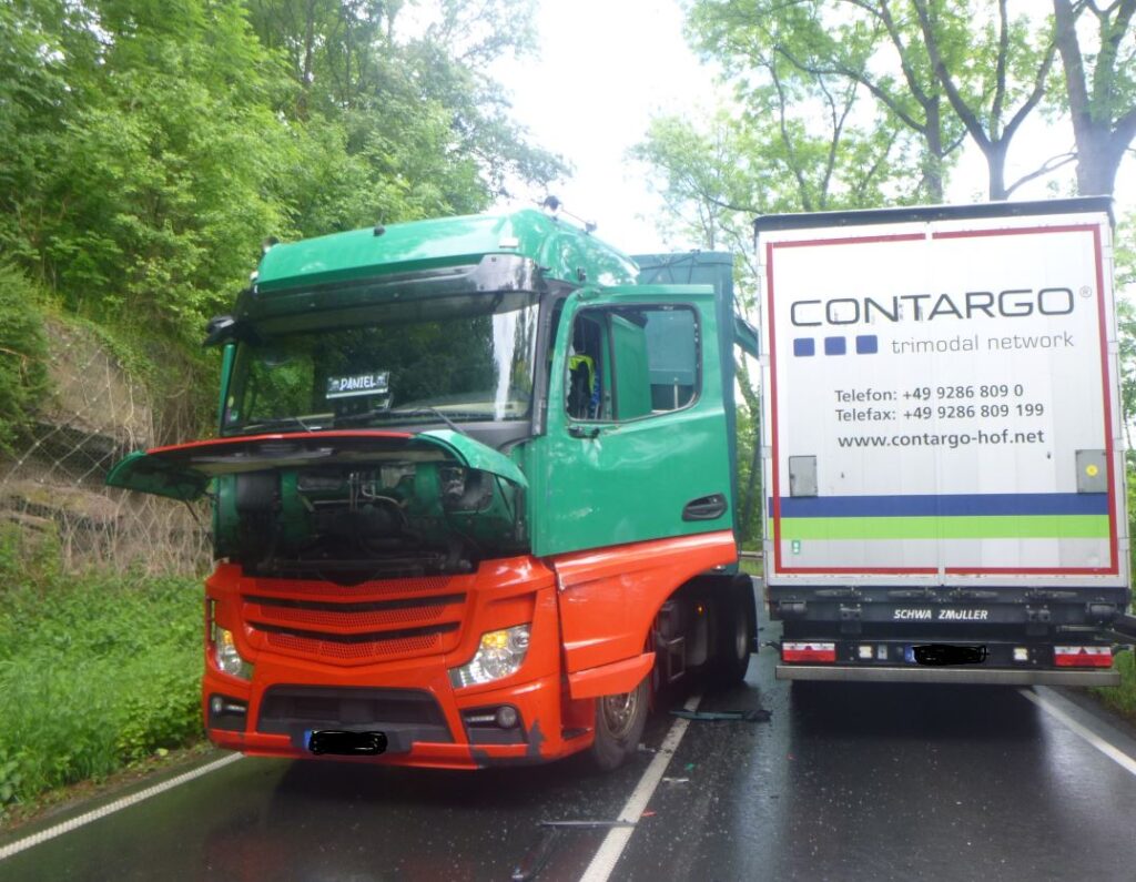 Witzenhausen (HE): Nach LKW-Unfall: Fahrer unter Schock ins Krankenhaus gebracht - LKW-News aktuell und informativ