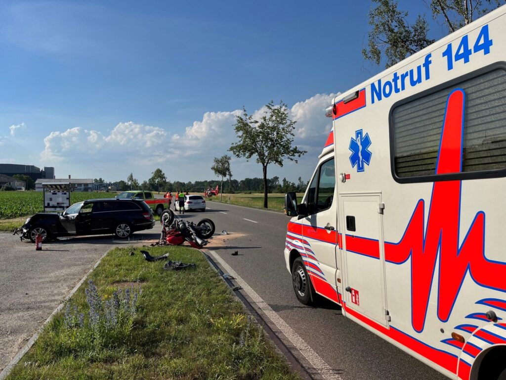 Rümlang: Schwer verletzter Motorradfahrer nach Frontalkollision  - LKW-News aktuell und informativ