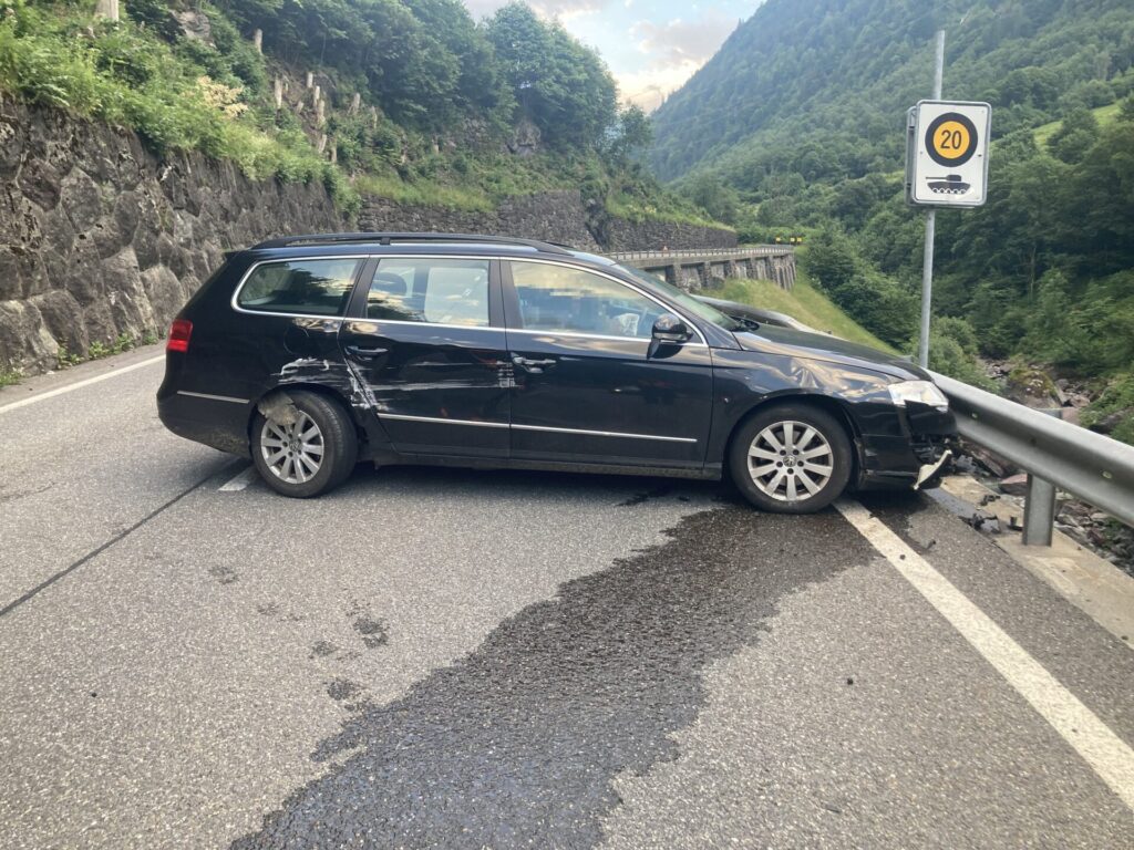 Verkehrsunfall in Engi - LKW-News aktuell und informativ