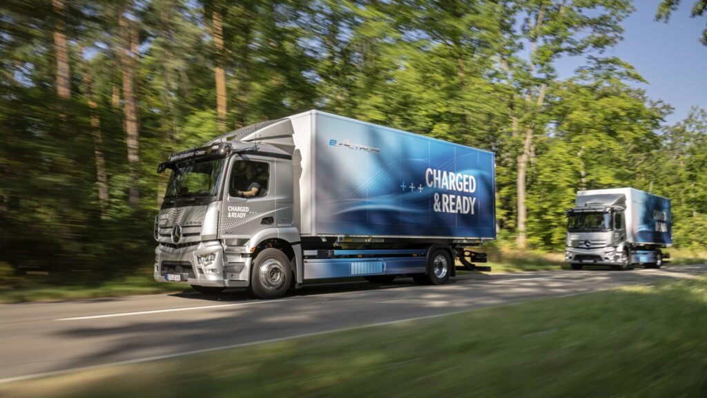 Einfacher Einstieg in die E-Mobilität Mercedes-Benz Trucks eröffnet Ladepark für Kunden in Wörth - LKW-News aktuell und informativ 10