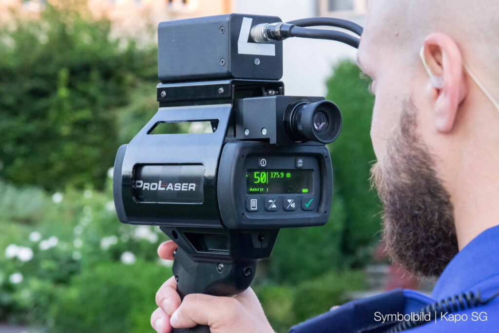 Haag SG: Motorrad-Lernfahrer innerorts massiv zu schnell - LKW-News aktuell und informativ