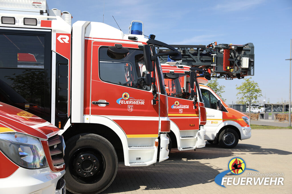 Mönchengladbach; Feuerwehr verhindert Komplettbrand eines Stoppelfeldes - LKW-News aktuell und informativ