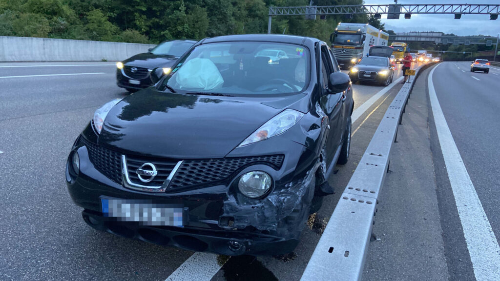 Neuenhof AG/A1: Spektakuläre Unfälle führten zu Blechschaden - LKW-News aktuell und informativ 1