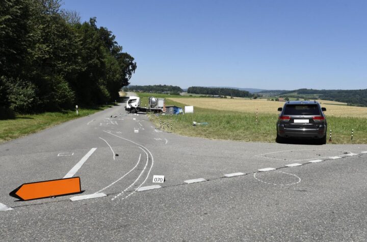 Oerlingen: Fahrzeuglenker nach Unfall verletzt - LKW-News aktuell und informativ
