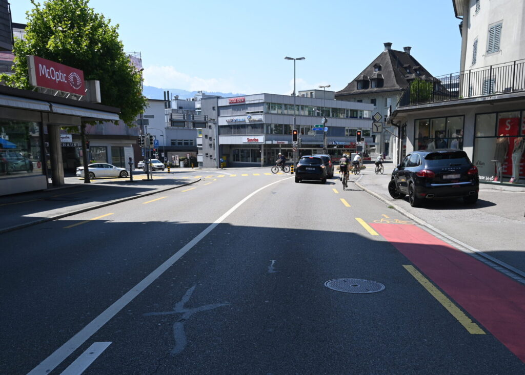 Rapperswil-Jona: Auffahrkollision – alkoholisiert - LKW-News aktuell und informativ