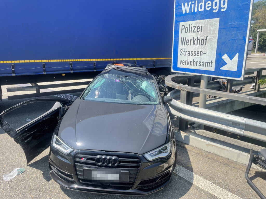 Rupperswil: Vortritt missachtet – drei<br>Personen verletzt - LKW-News aktuell und informativ 3