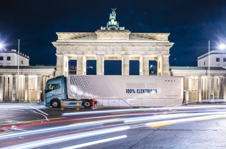 Rein elektrisch von München nach Berlin: Volvo Trucks beweist die Langstreckentauglichkeit seiner schweren E-Lkw - LKW-News aktuell und informativ