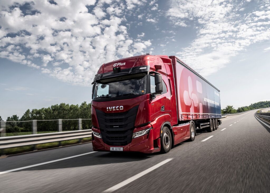 IVECO und Plus starten Test mit hochautomatisiertem LKW auf öffentlichen Straßen in Deutschland - LKW-News aktuell und informativ