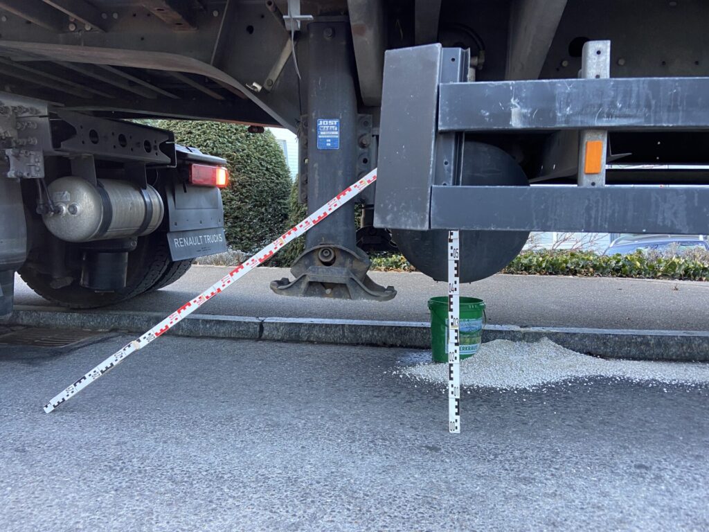 Walchwil: Lastwagen verliert Diesel - LKW-News aktuell und informativ