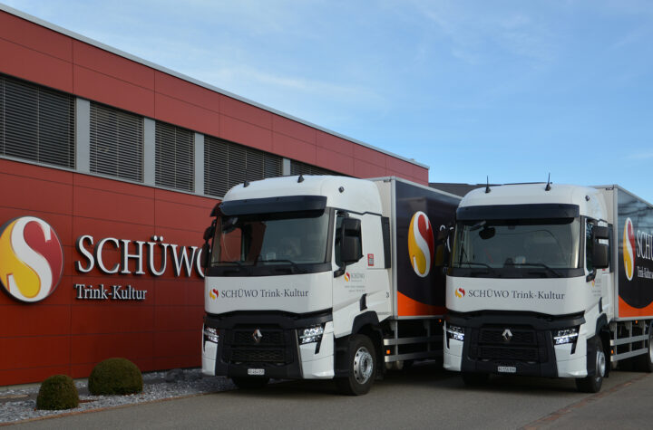 Renault Trucks: Zwei neue Trucks T460 - für SCHÜWO Trink-Kultur - LKW-News aktuell und informativ