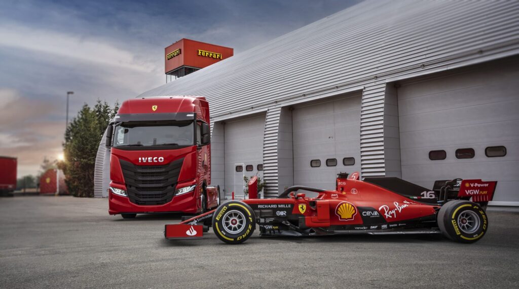 IVECO liefert zwei IVECO S-WAY an die Scuderia Ferrari - LKW-News aktuell und informativ 1