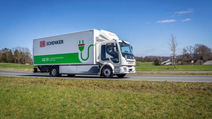 DB Schenker verstärkt E-Flotte deutschlandweit - LKW-News aktuell und informativ
