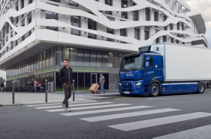 Renault Trucks mit digitalisiertem Führerhaus sowie verbesserten Sicherheitsvorrichtungen bei seinen exklusiven Baureihen - LKW-News aktuell und informativ