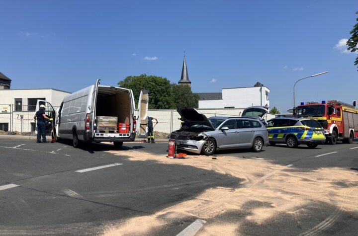 Hattingen: Verkehrsunfall und Person aus Ruhr gerettet - LKW-News aktuell und informativ