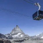 Per Seilbahn vom Wallis über Matterhorn Glacier Paradise auf 3.883 Metern nach Italien schweben - LKW-News aktuell und informativ