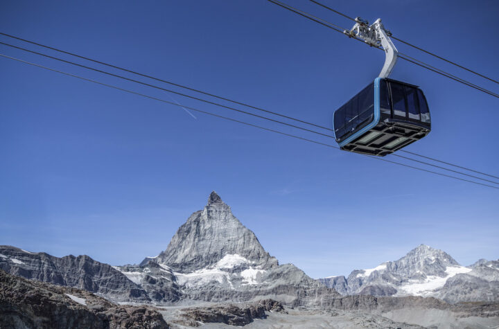 Per Seilbahn vom Wallis über Matterhorn Glacier Paradise auf 3.883 Metern nach Italien schweben - LKW-News aktuell und informativ