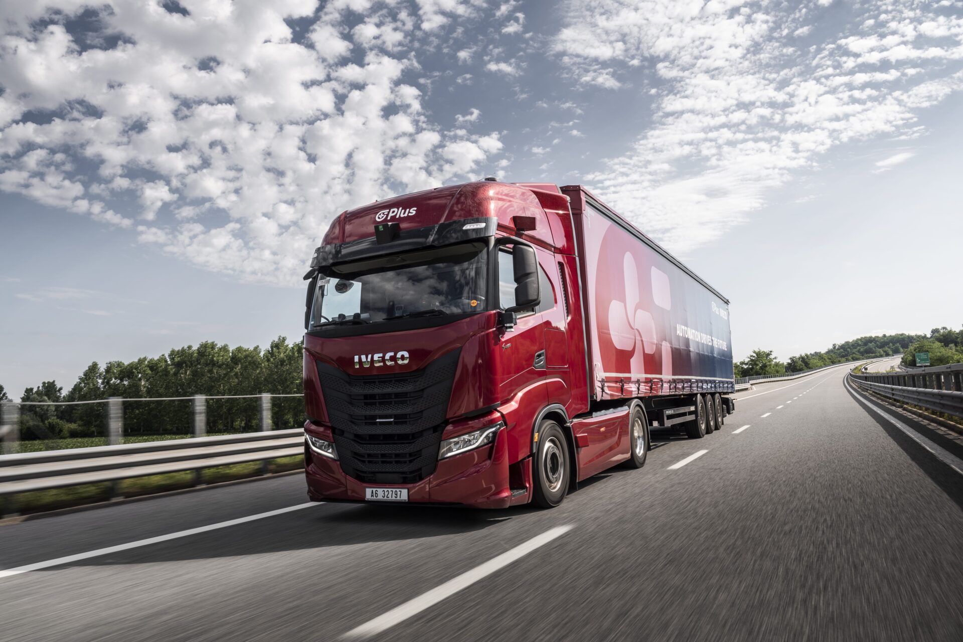 IVECO Wasserstoff Lkw Auf Erfolgskurs Mit 150 Brennstoffzellen Lkw Und 