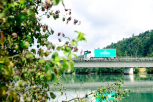 BIOLOGISCH ABBAUBARES MOTORENÖL FÜR NUTZFAHRZEUGE - LKW-News aktuell und informativ