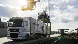 Hellmann und SkyNet entwickeln grenzüberschreitende Tür-zu-Tür-Lösung für den E-Commerce - LKW-News aktuell und informativ