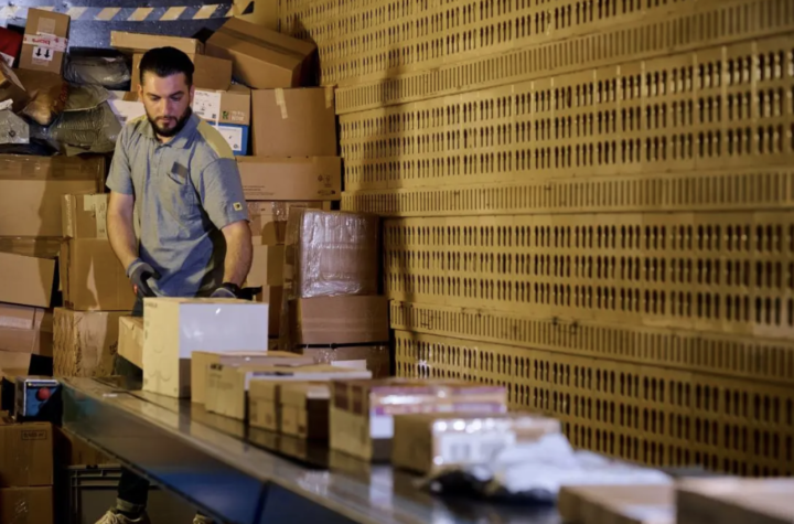 Black Friday: Für die Post startet die anspruchsvollste Zeit des Jahres - LKW-News aktuell und informativ