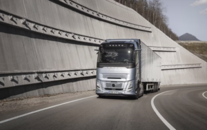 Volvo Trucks präsentiert weltweit erste Stopp/Start-Motortechnologie für mehr Effizienz - LKW-News aktuell und informativ