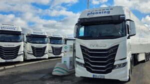 pfenning-Gruppe setzt auf IVECO S-Way CNG Sattelzugmaschinen und Fahrgestelle - LKW-News aktuell und informativ