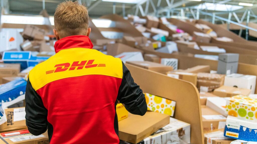 Black Week 2025: DHL bringt weltweit Millionen Pakete sicher ans Ziel - LKW-News aktuell und informativ